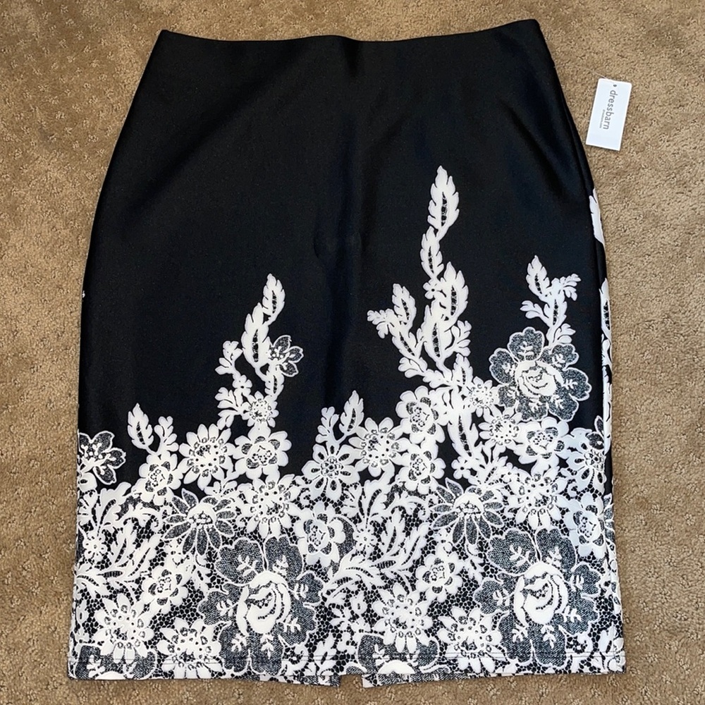 NWT Ivory Floral Lace Skirt